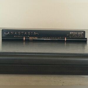 Anastasia Beverly Hills Brow Wiz Skinny Brow Pencil - Taupe